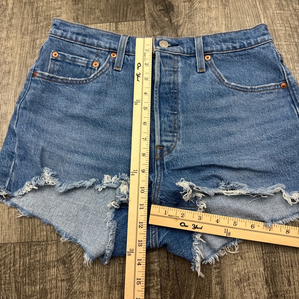 Levi's 501 Button Fly Cut Off Denim Shorts - Picture 4 of 5